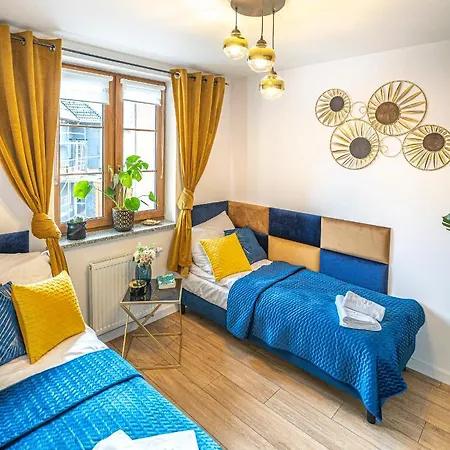 Blue Diamond Apartment *