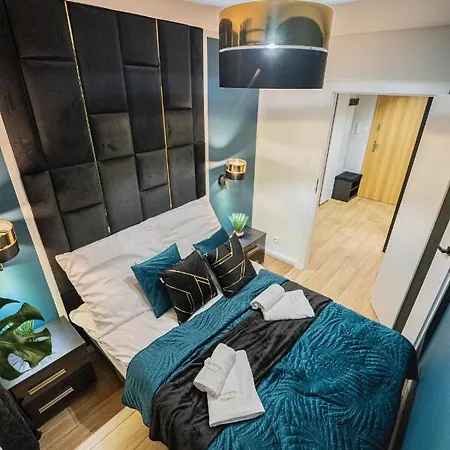 Blue Diamond Apartment *